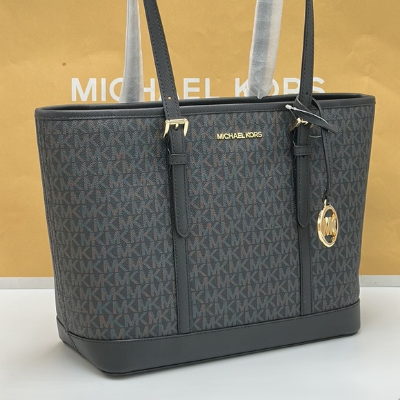 MICHAEL KORS
Jet Set Travel Logo Top-Zip Tote Bag
BLACK SIGNATURE COLOR - Picture 3 of 16